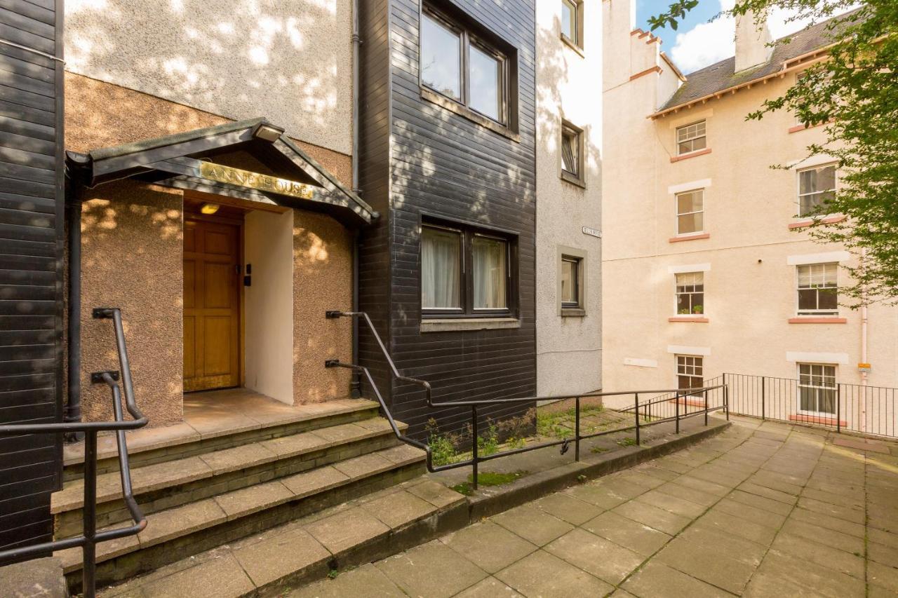 Joivy Chic Apartment In The Heart Of The Royal Mile Edinburgh Exterior photo