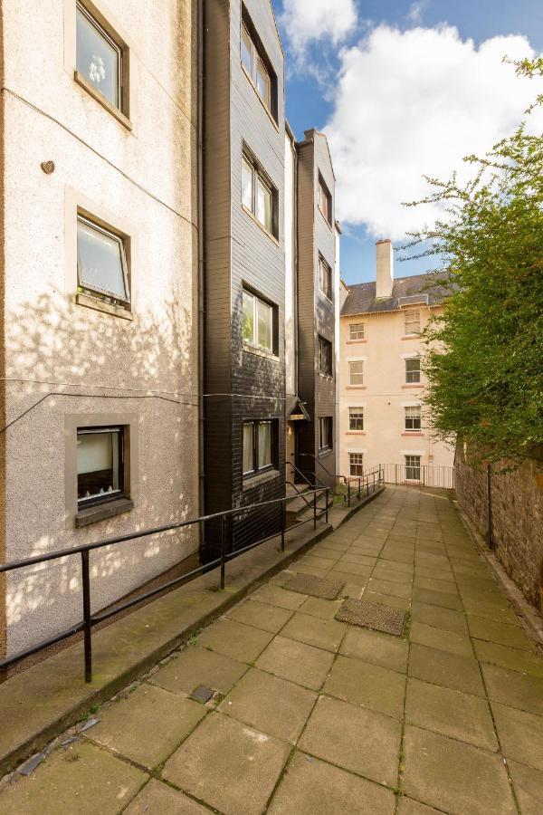 Joivy Chic Apartment In The Heart Of The Royal Mile Edinburgh Exterior photo